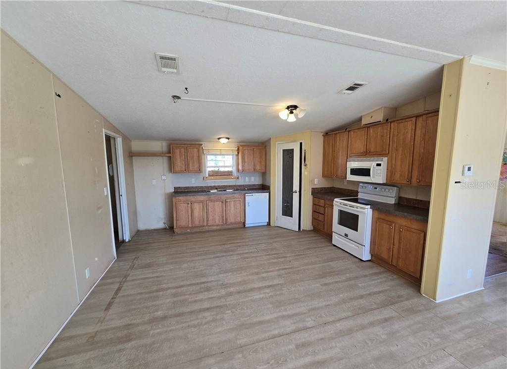 Image 4 of 15 For 120 Shelby Street