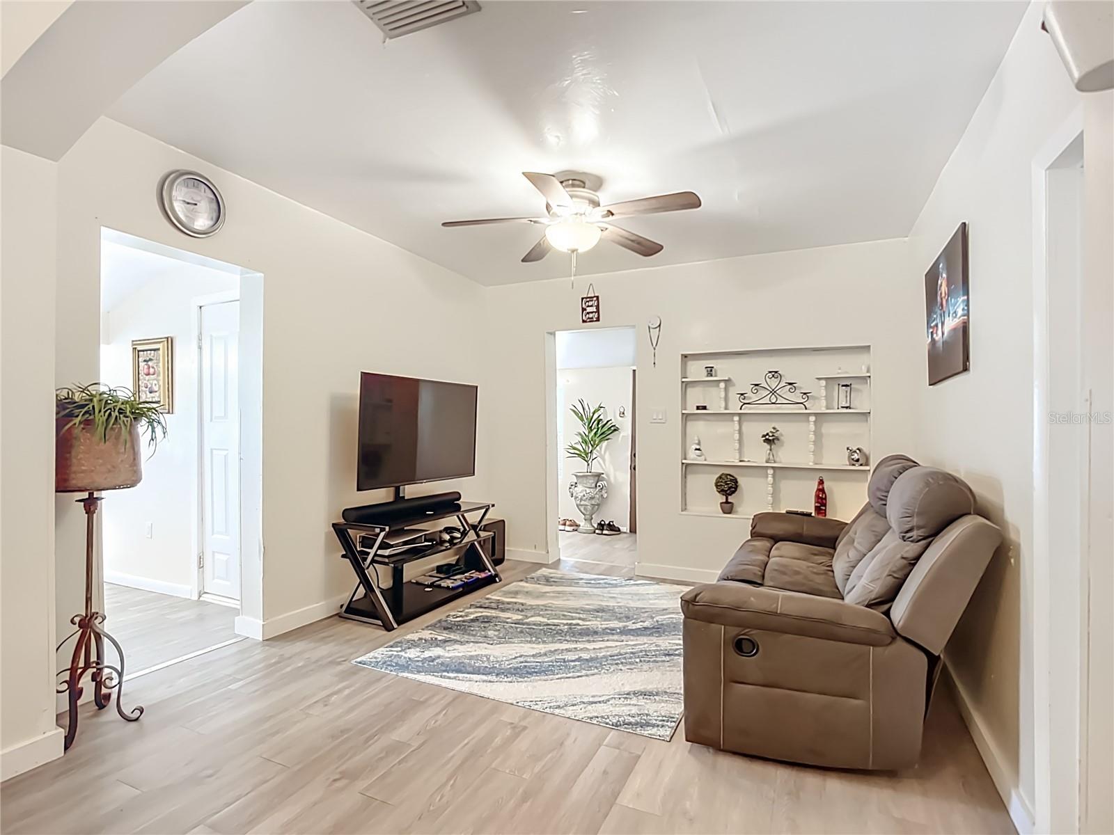 Listing photo id 4 for 5219 County Rd 663