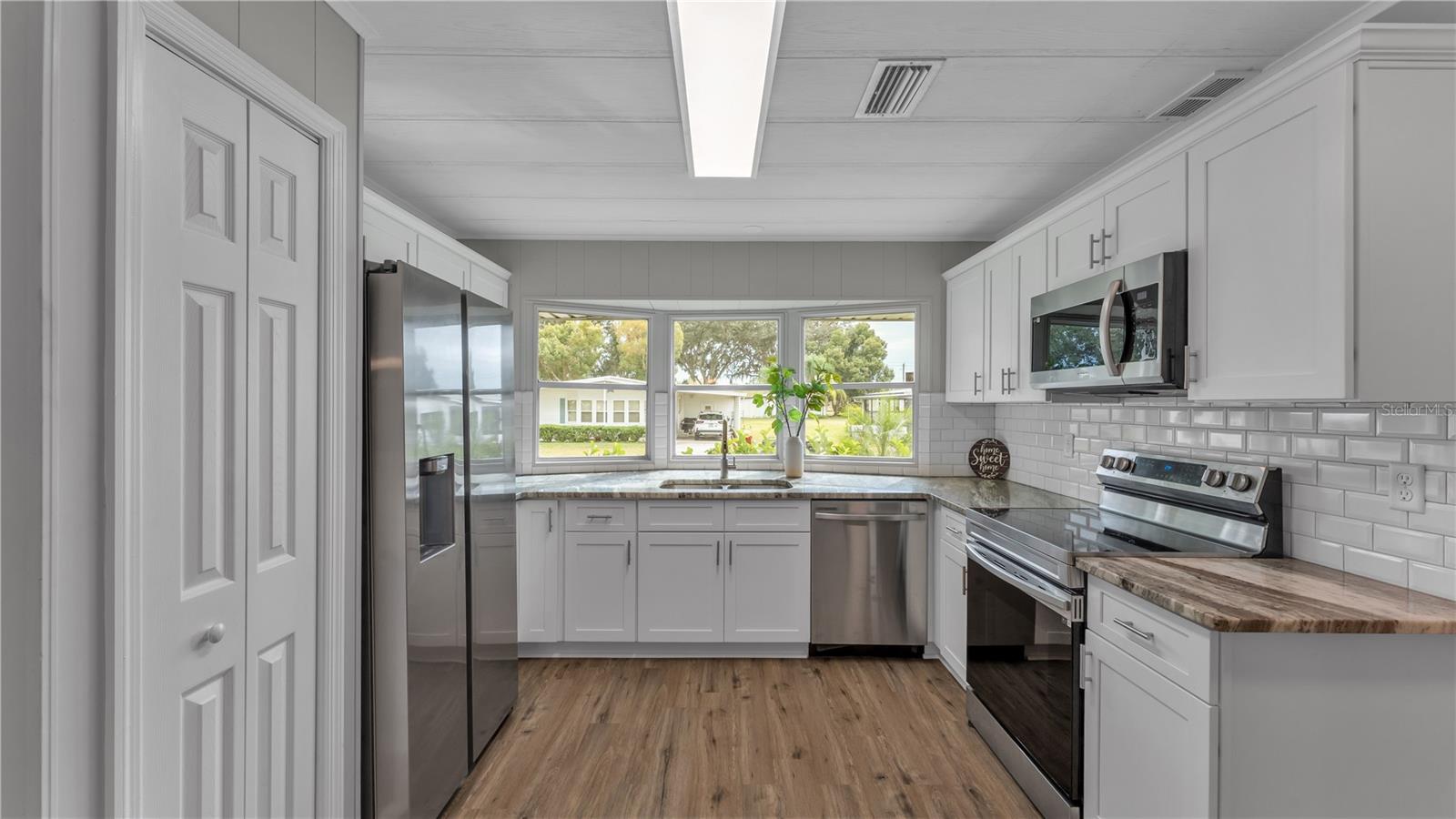 Image 5 of 43 For 9032 Sarah Drive