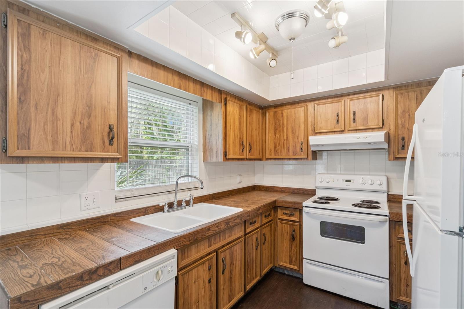 Image 9 of 20 For 8144 Bucksaw Drive