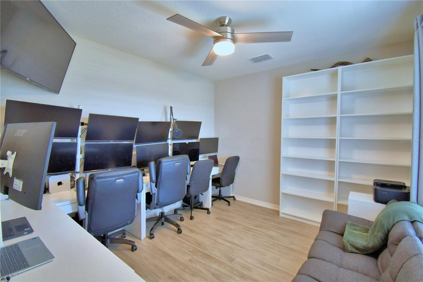 Image 10 of 91 For 635 Vista View Lane