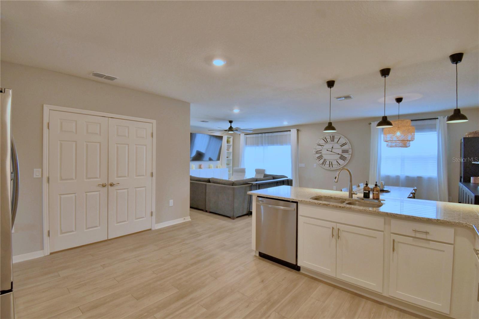 Image 16 of 91 For 635 Vista View Lane