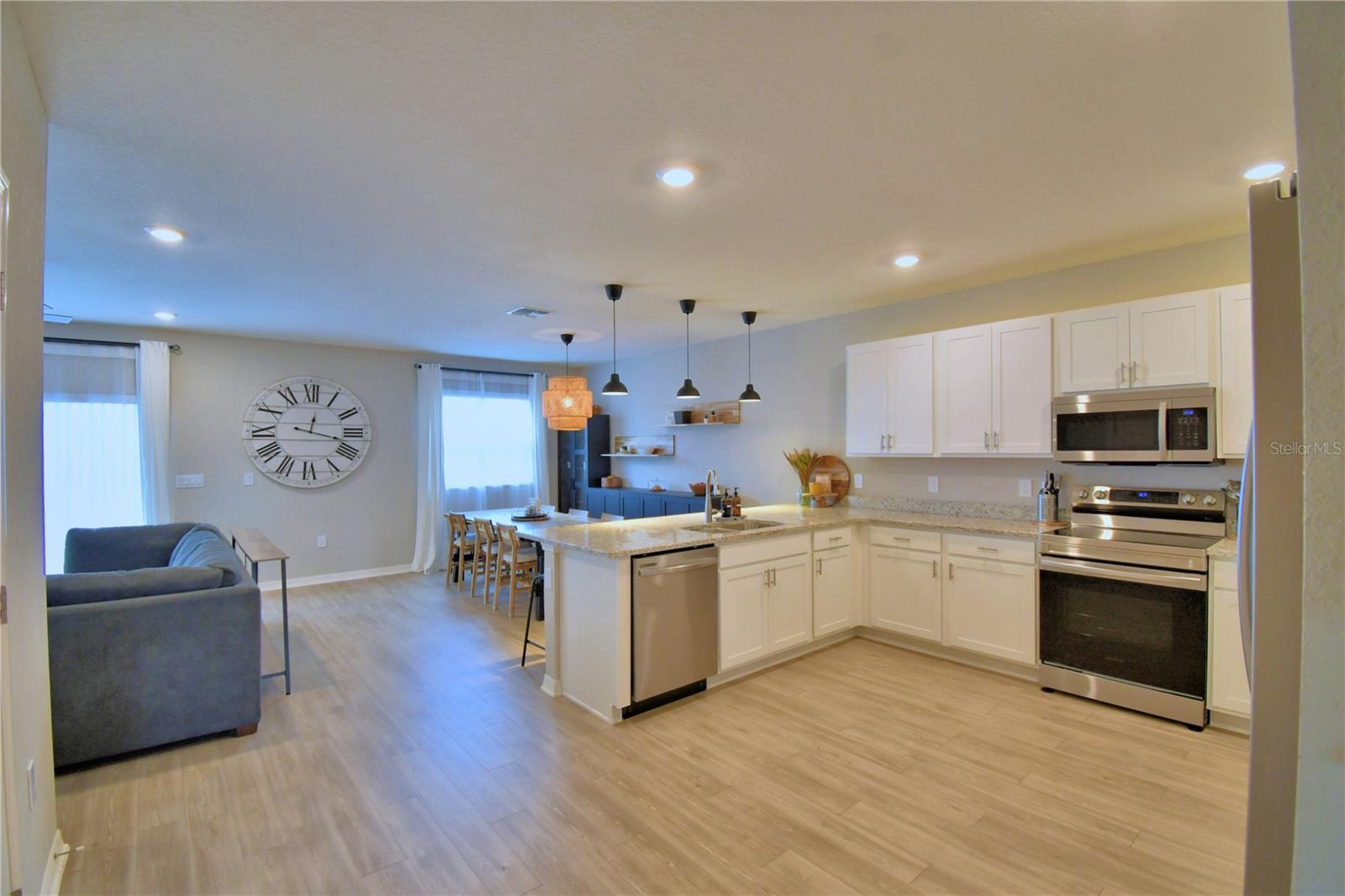 Image 17 of 91 For 635 Vista View Lane