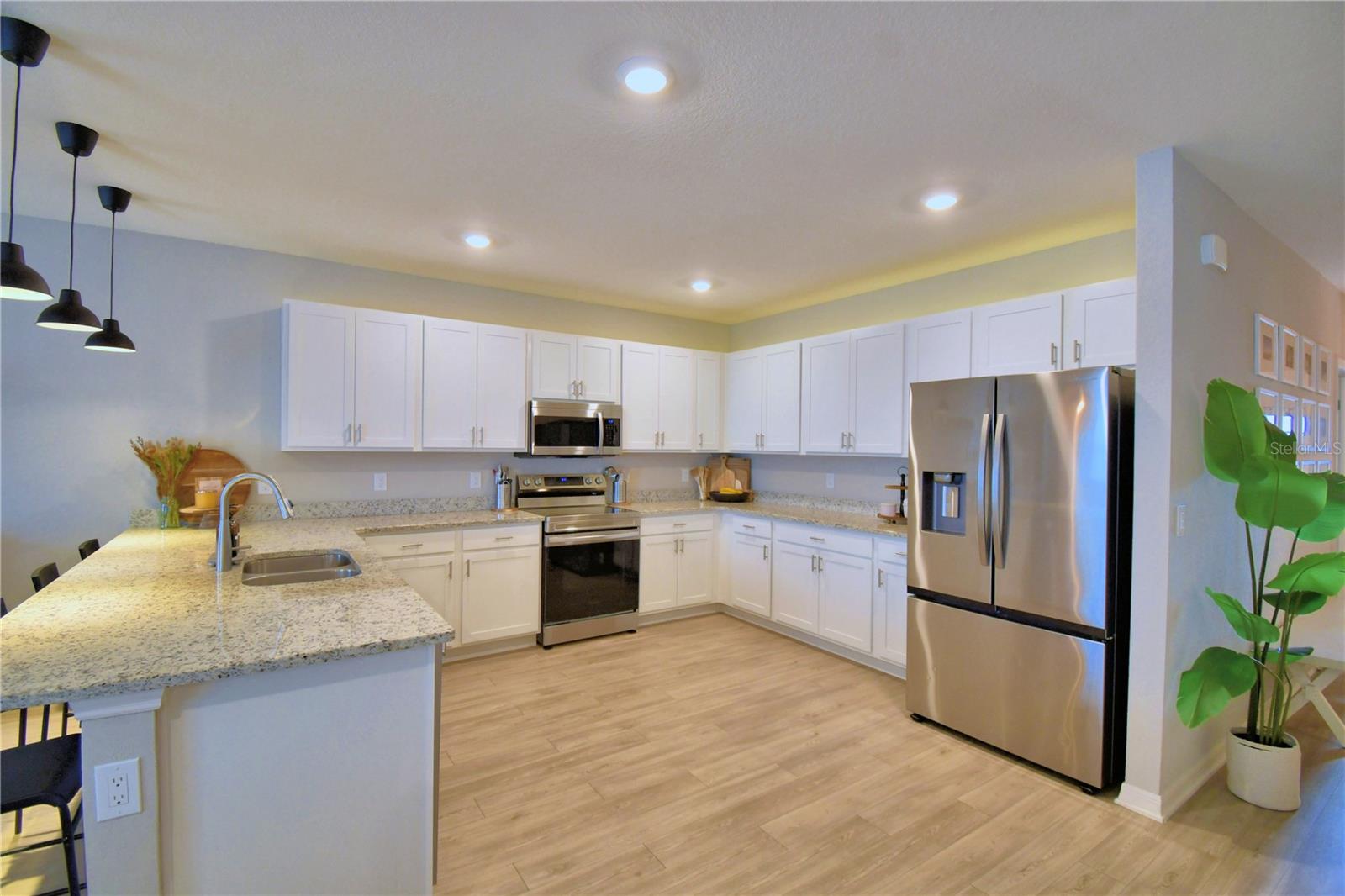 Image 18 of 91 For 635 Vista View Lane