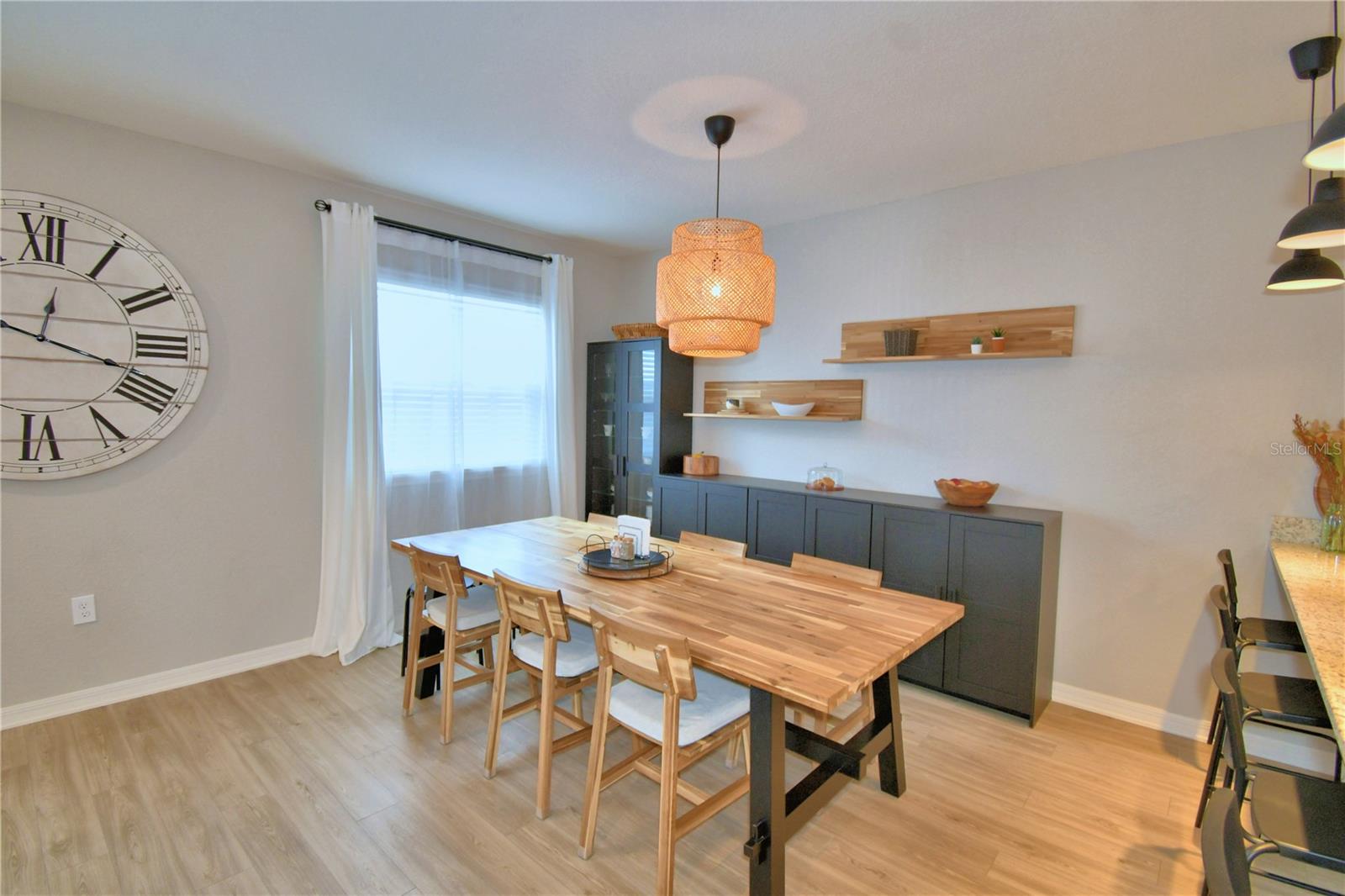 Image 22 of 91 For 635 Vista View Lane