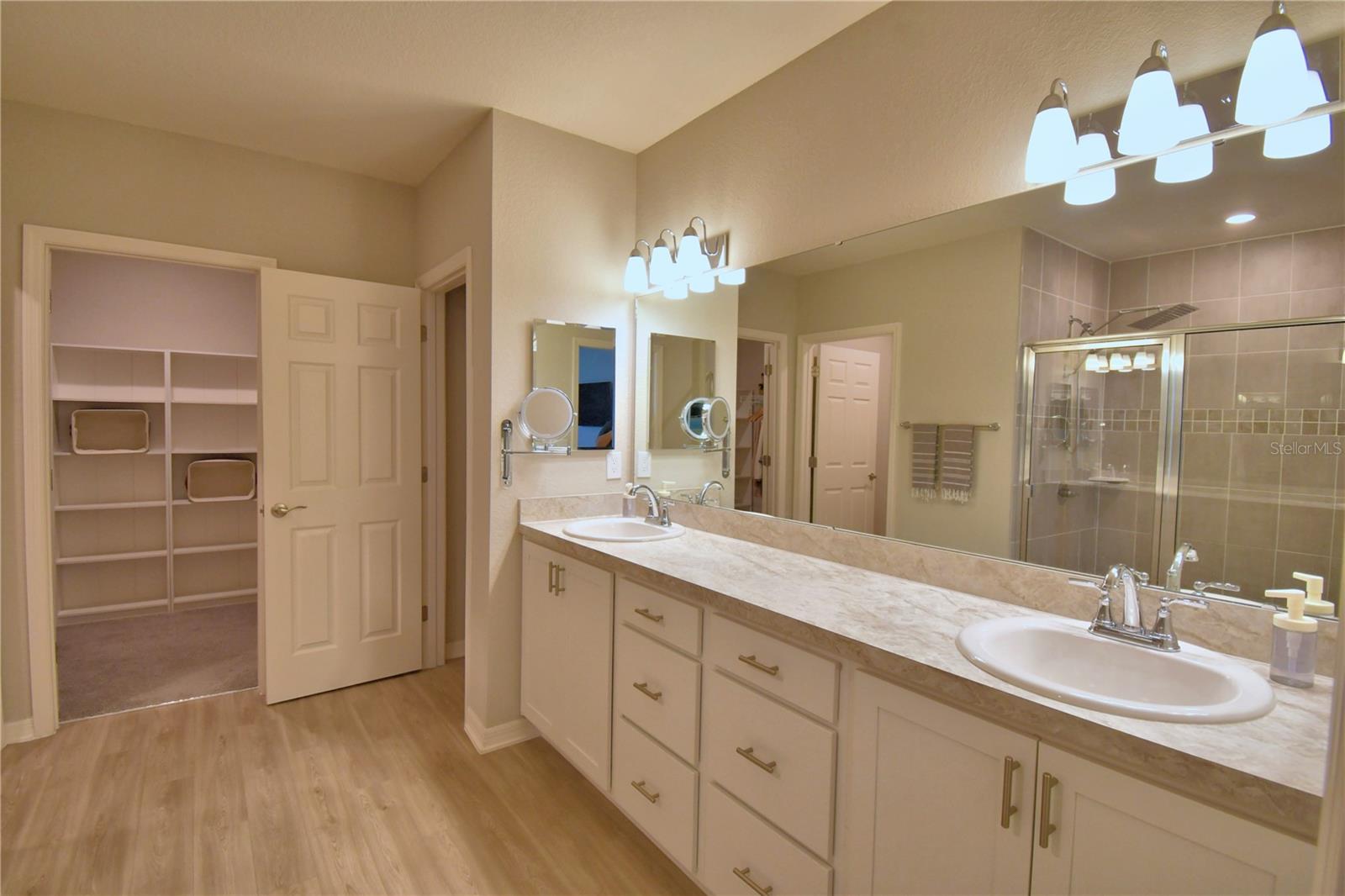 Image 35 of 91 For 635 Vista View Lane