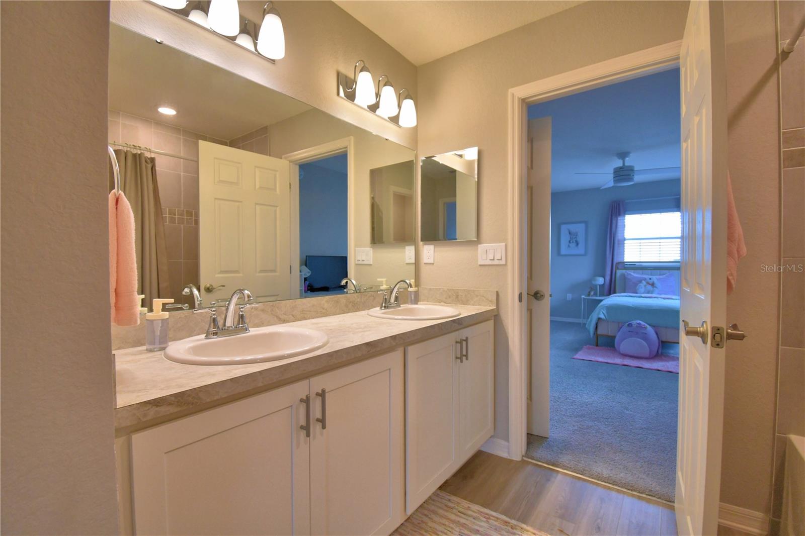 Image 73 of 91 For 635 Vista View Lane