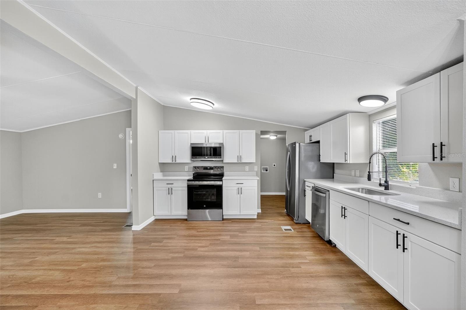 Image 10 of 37 For 2434 Stanton Street