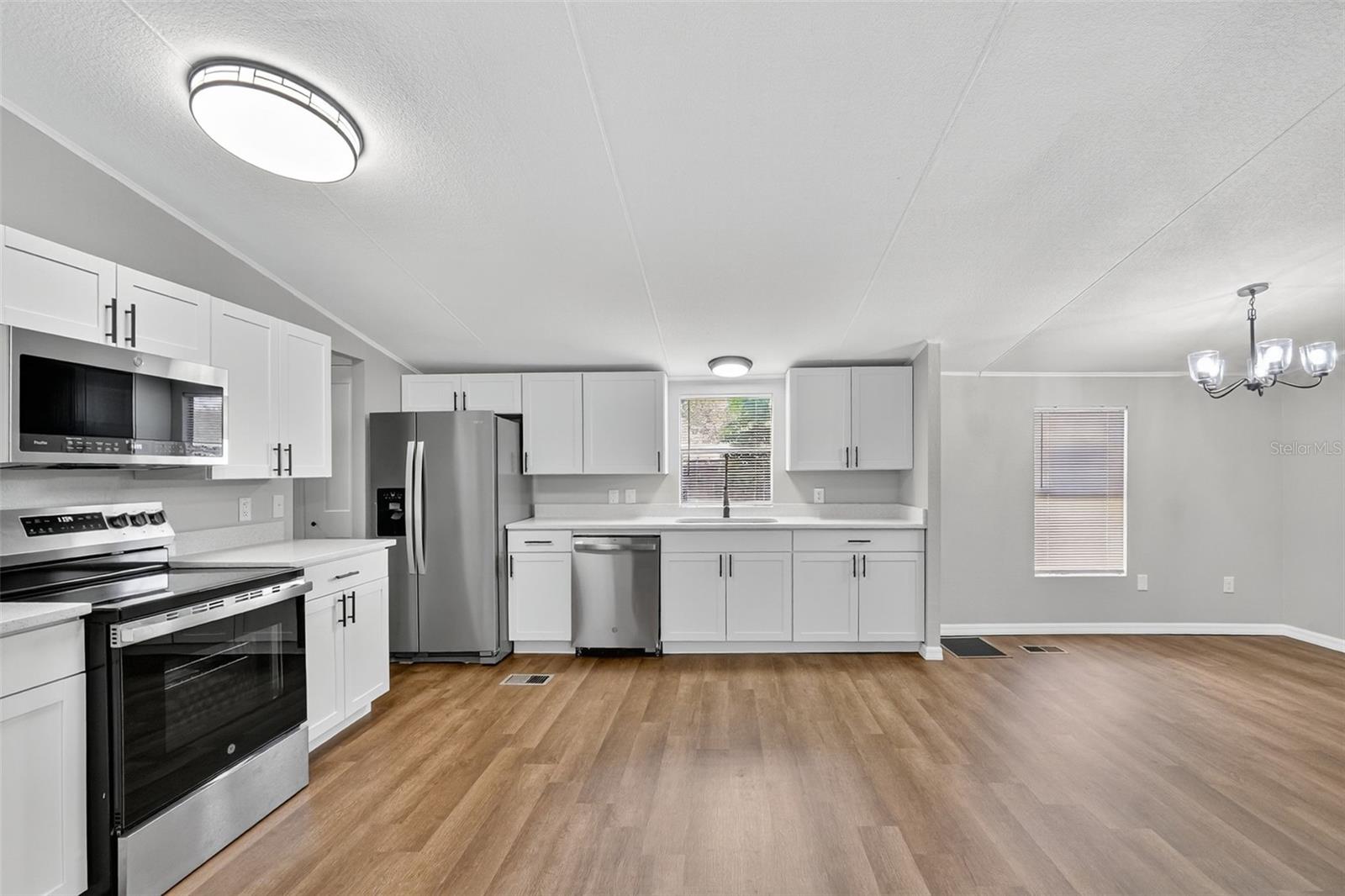 Image 13 of 37 For 2434 Stanton Street