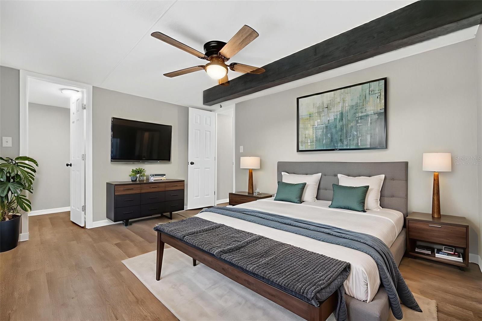 Image 23 of 37 For 2434 Stanton Street