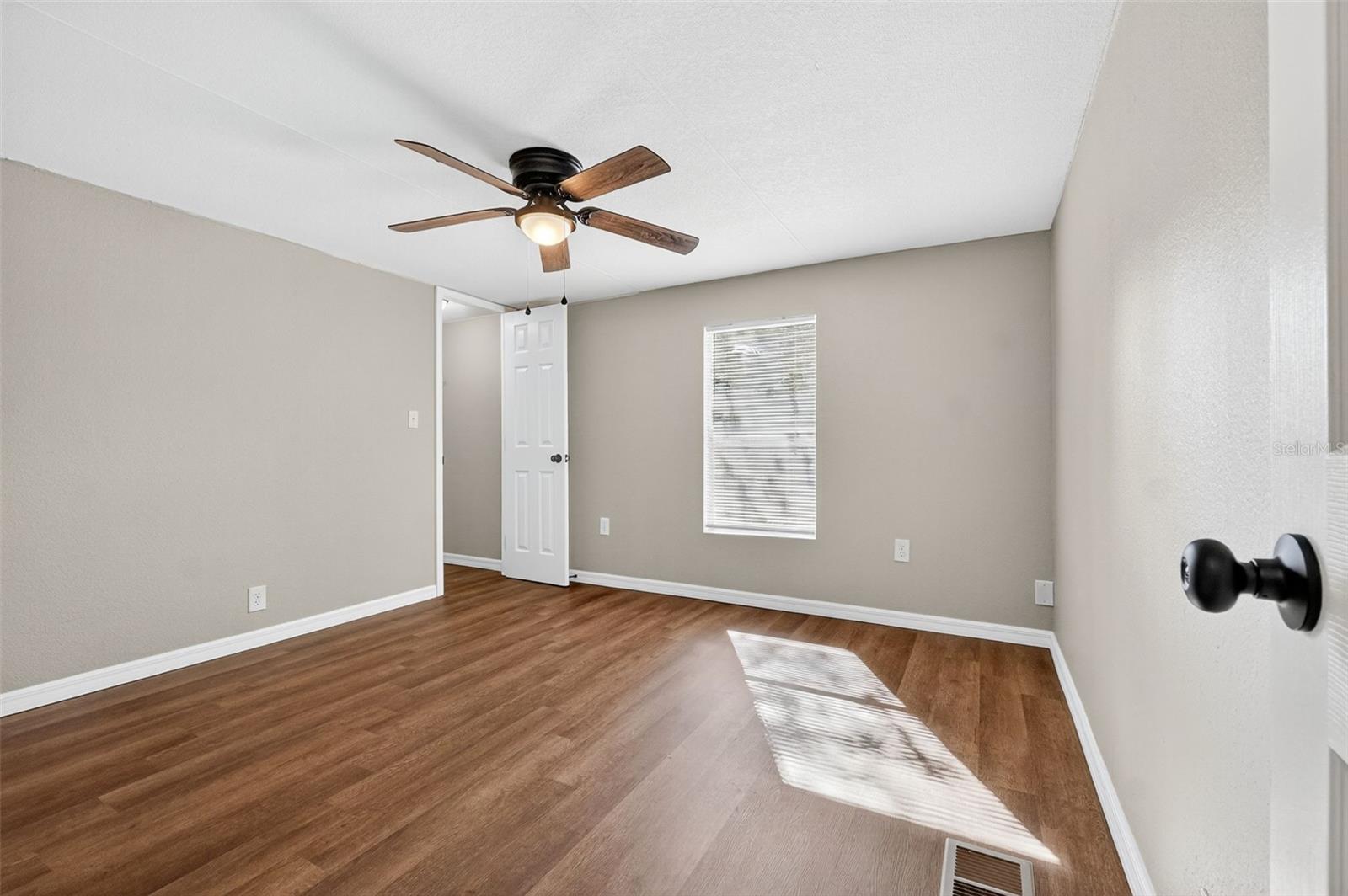 Image 25 of 37 For 2434 Stanton Street