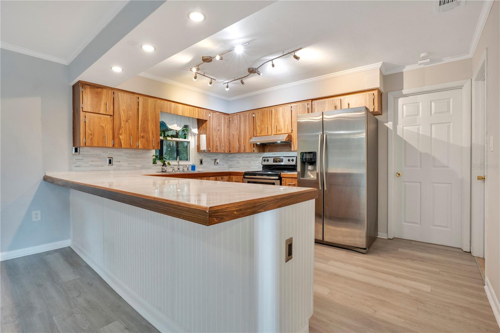 Image 17 of 44 For 3203 Bonnybrook Drive N