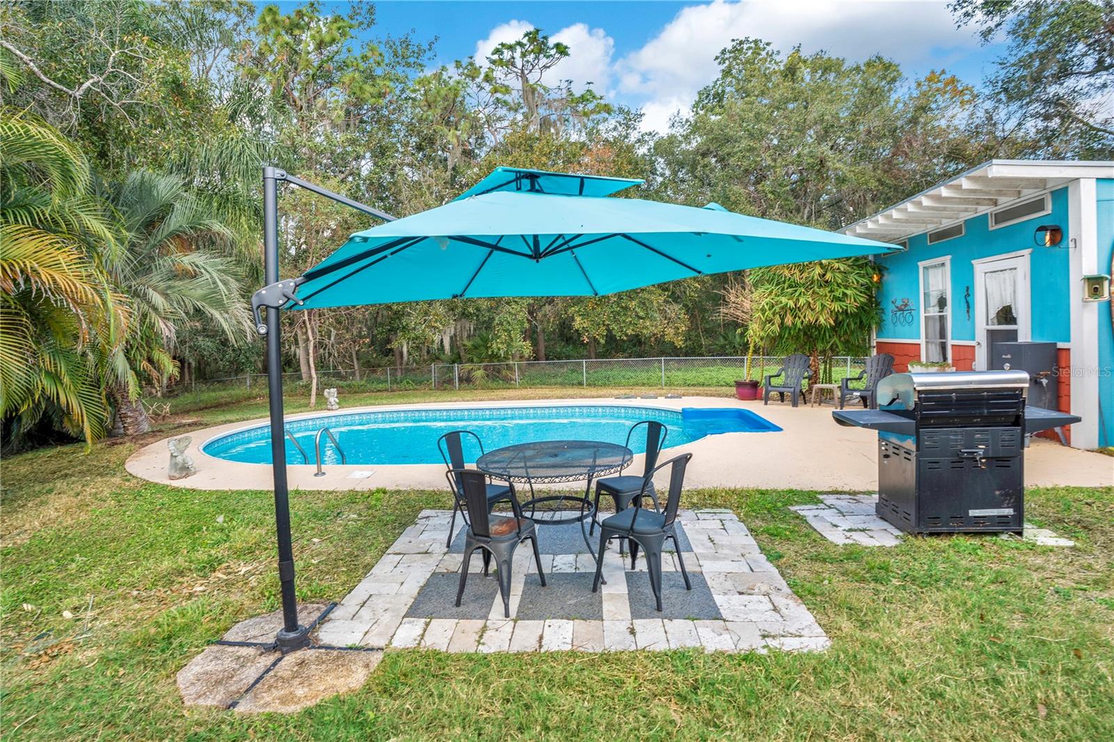 Image 3 of 44 For 3203 Bonnybrook Drive N