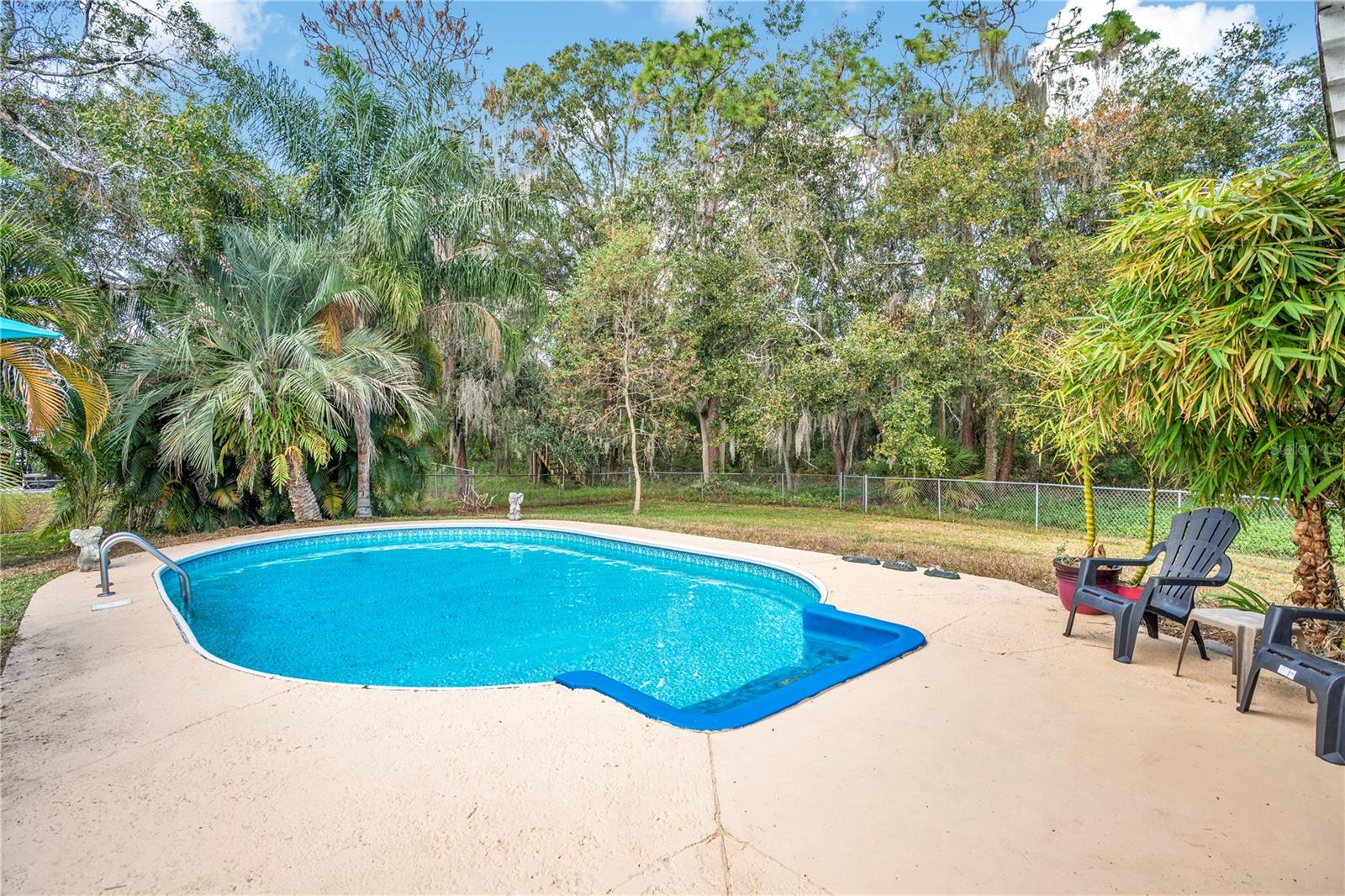 Image 4 of 44 For 3203 Bonnybrook Drive N