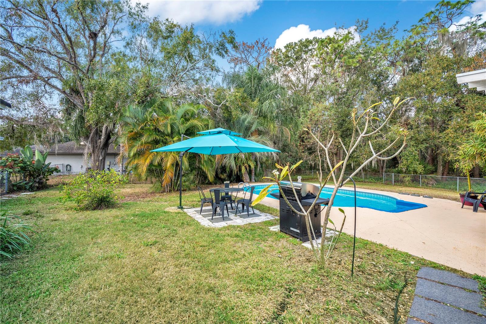 Image 40 of 44 For 3203 Bonnybrook Drive N