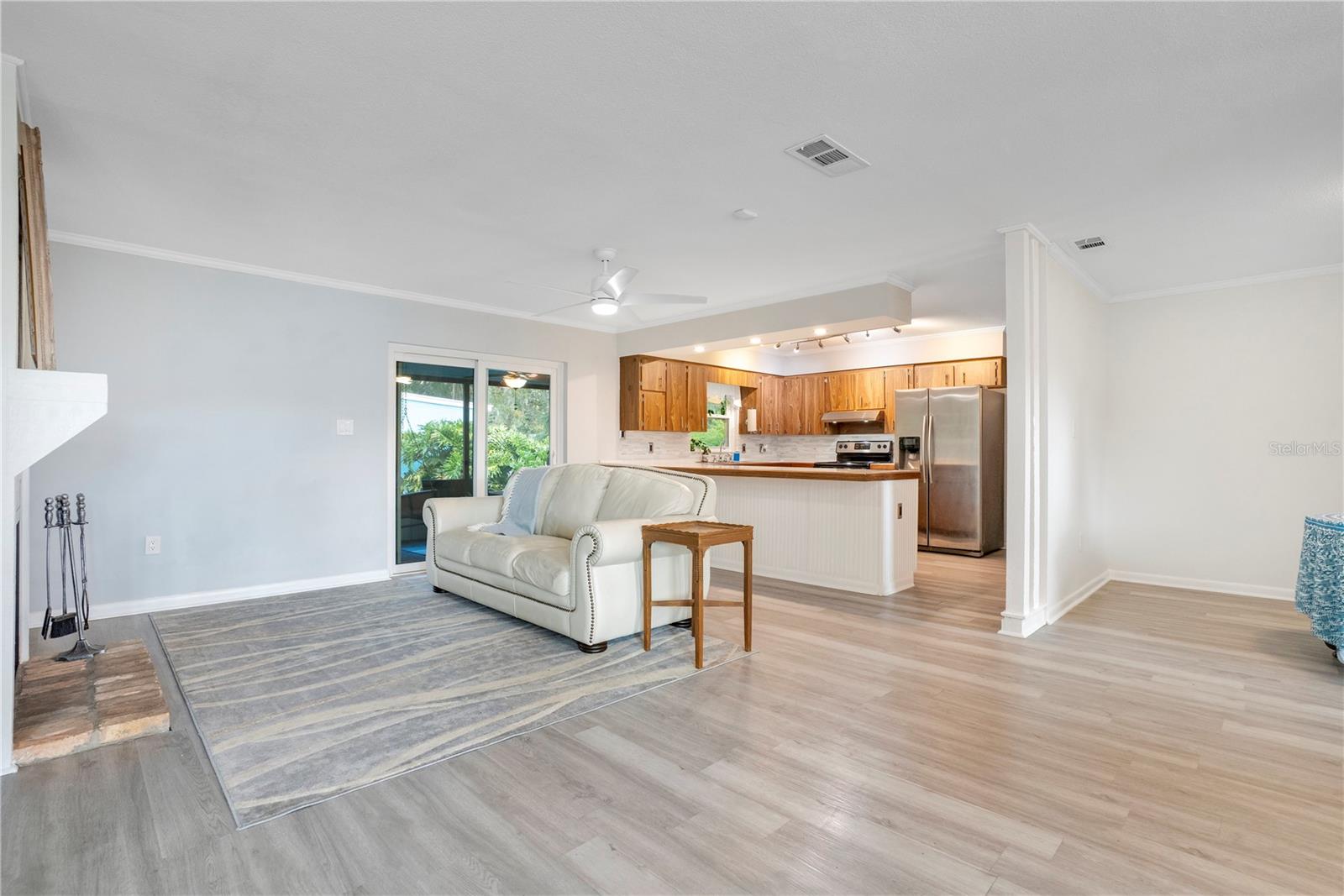 Image 9 of 44 For 3203 Bonnybrook Drive N