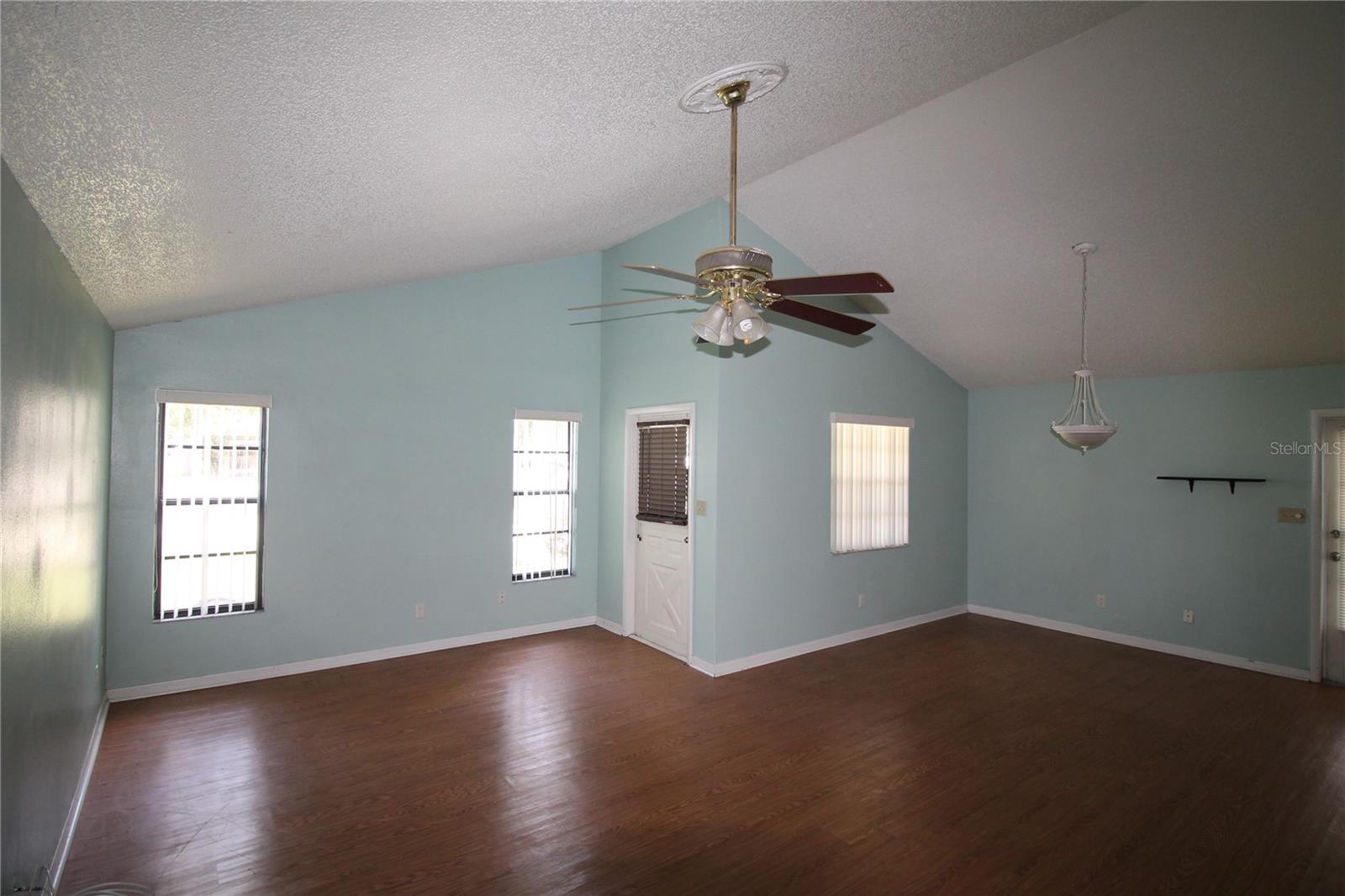 Image 7 of 11 For 727 Virginia Avenue