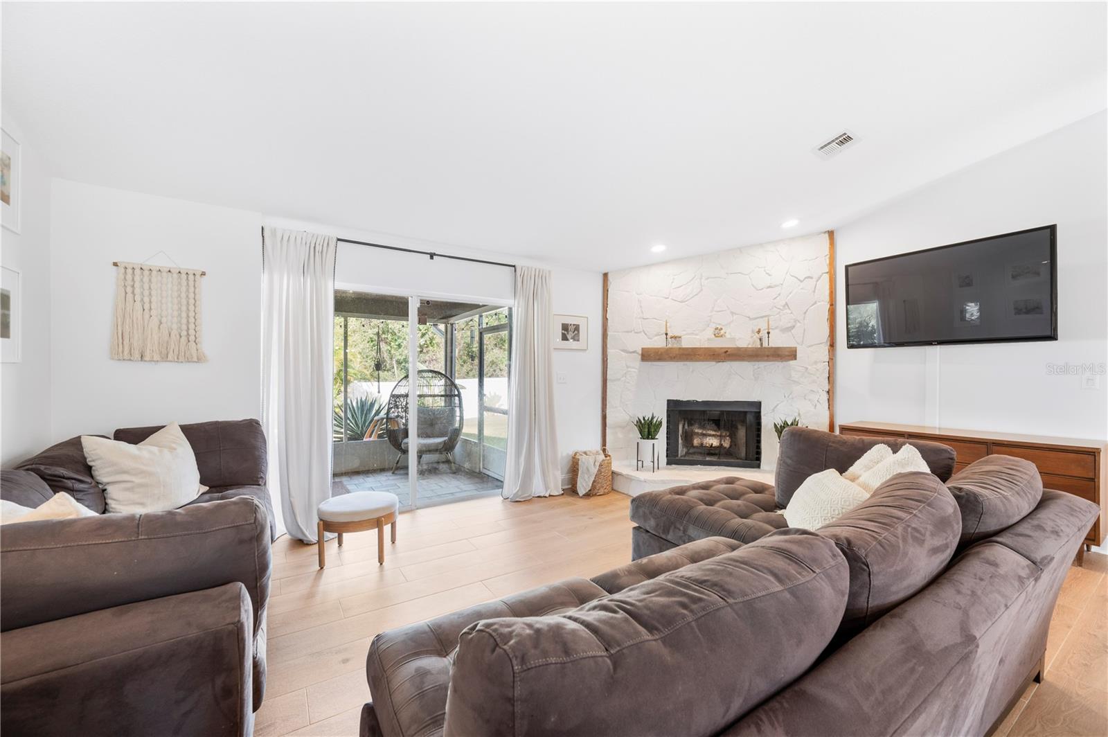 Image 11 of 42 For 8741 Mount Royal Lane