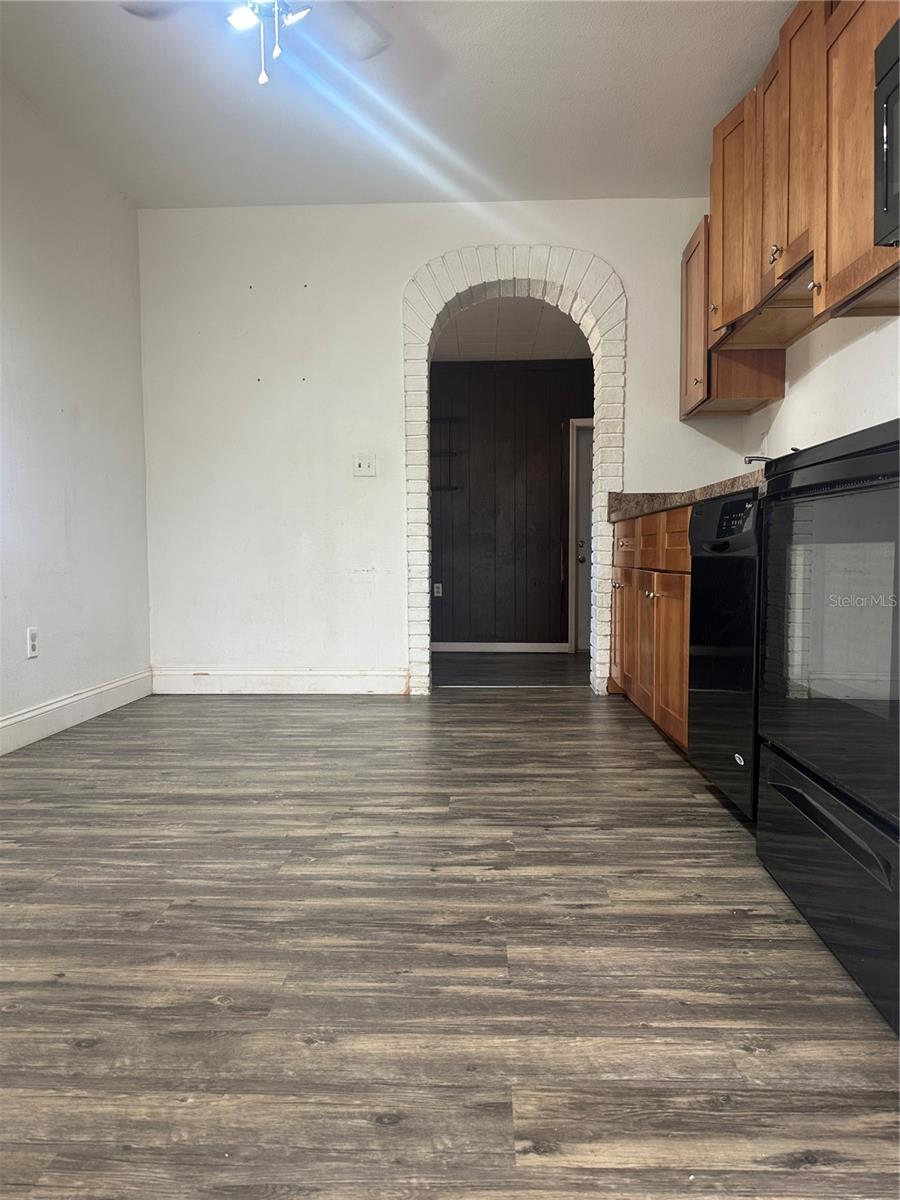 Image 13 of 27 For 5939 Hilltop Lane E