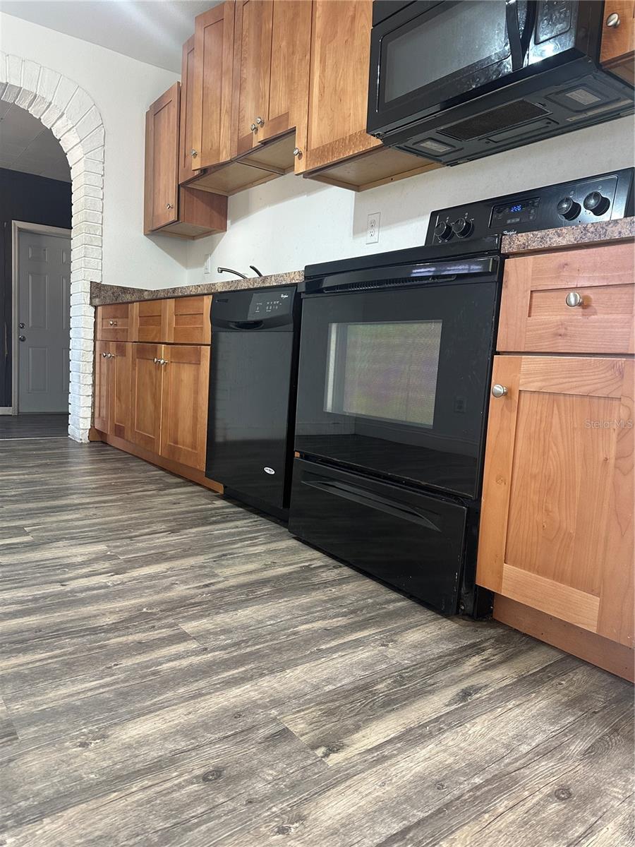 Image 14 of 27 For 5939 Hilltop Lane E