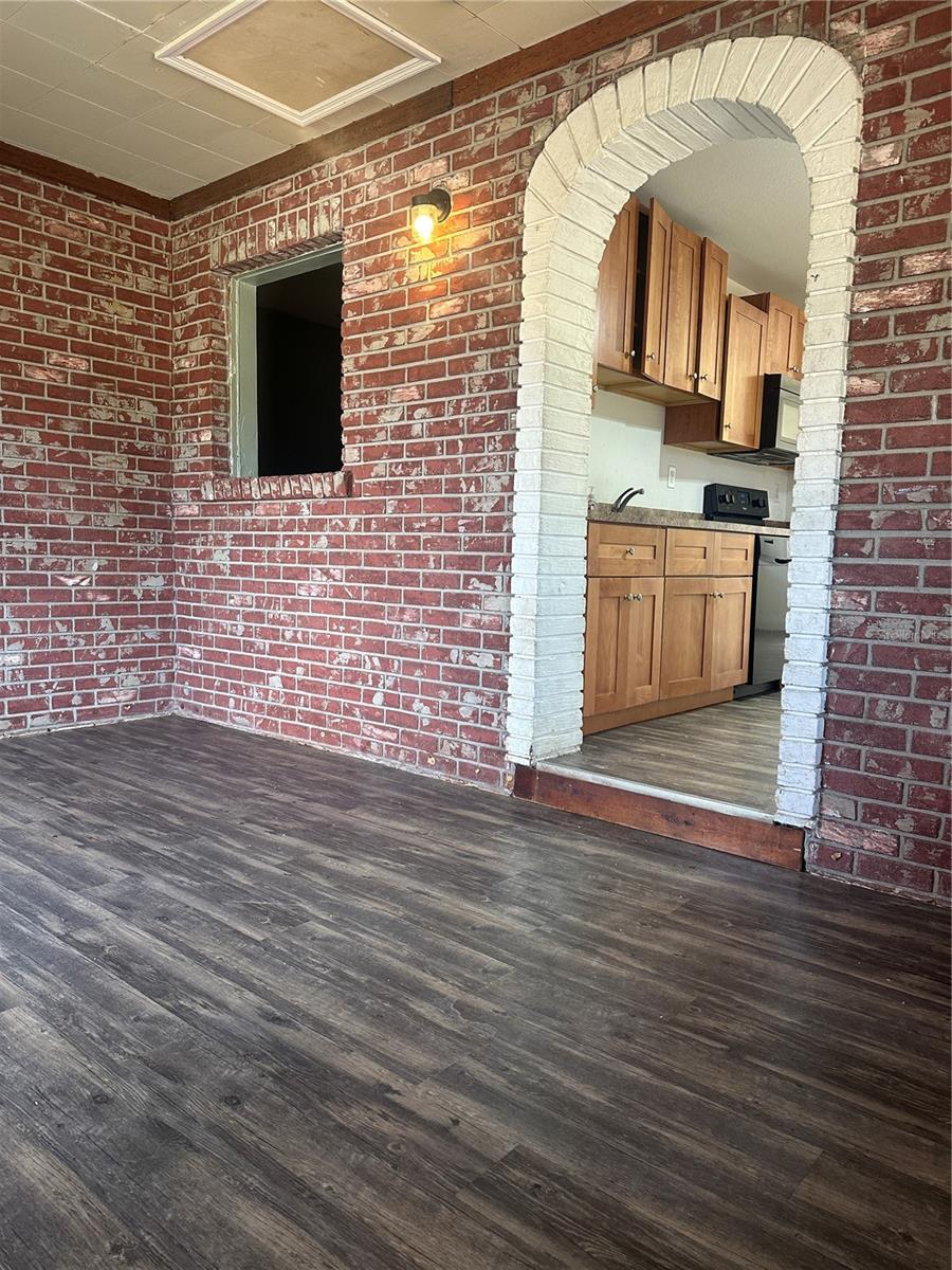 Image 17 of 27 For 5939 Hilltop Lane E