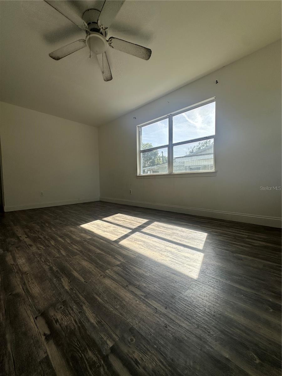 Image 6 of 27 For 5939 Hilltop Lane E