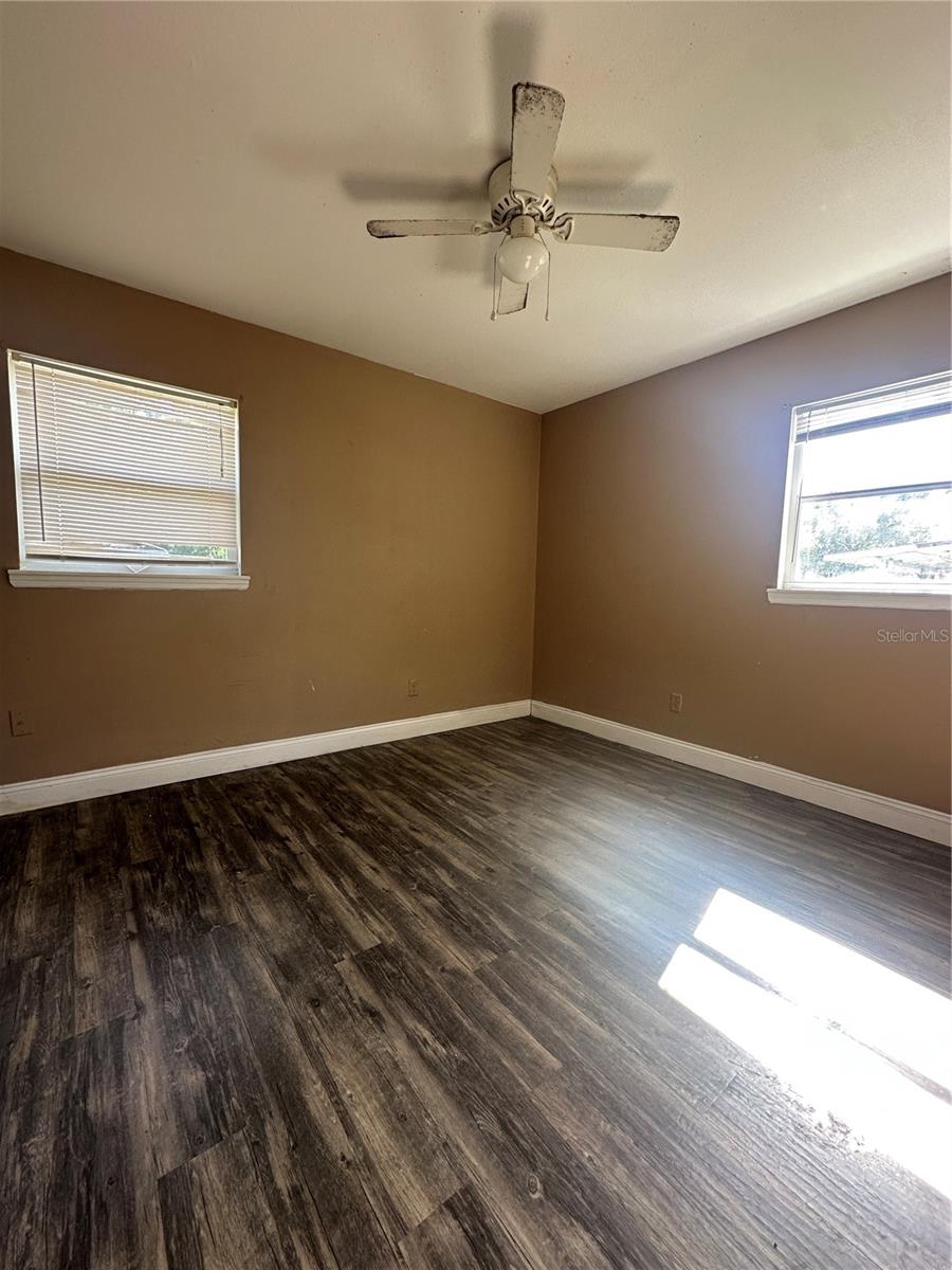 Image 8 of 27 For 5939 Hilltop Lane E