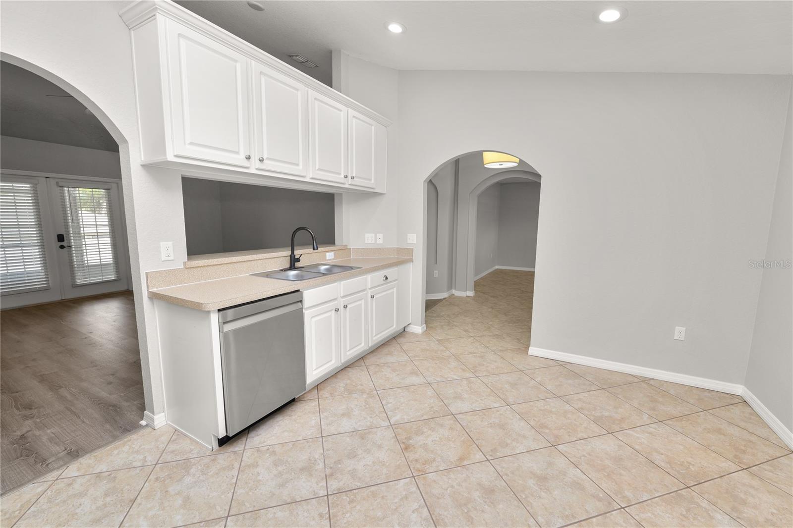 Image 11 of 53 For 3519 Kenwood Crossing