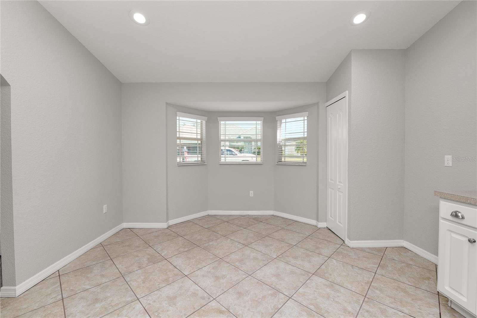 Image 13 of 53 For 3519 Kenwood Crossing