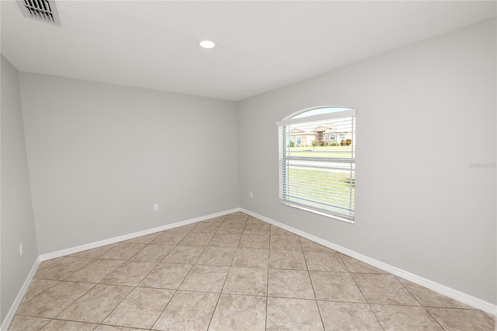 Image 14 of 53 For 3519 Kenwood Crossing