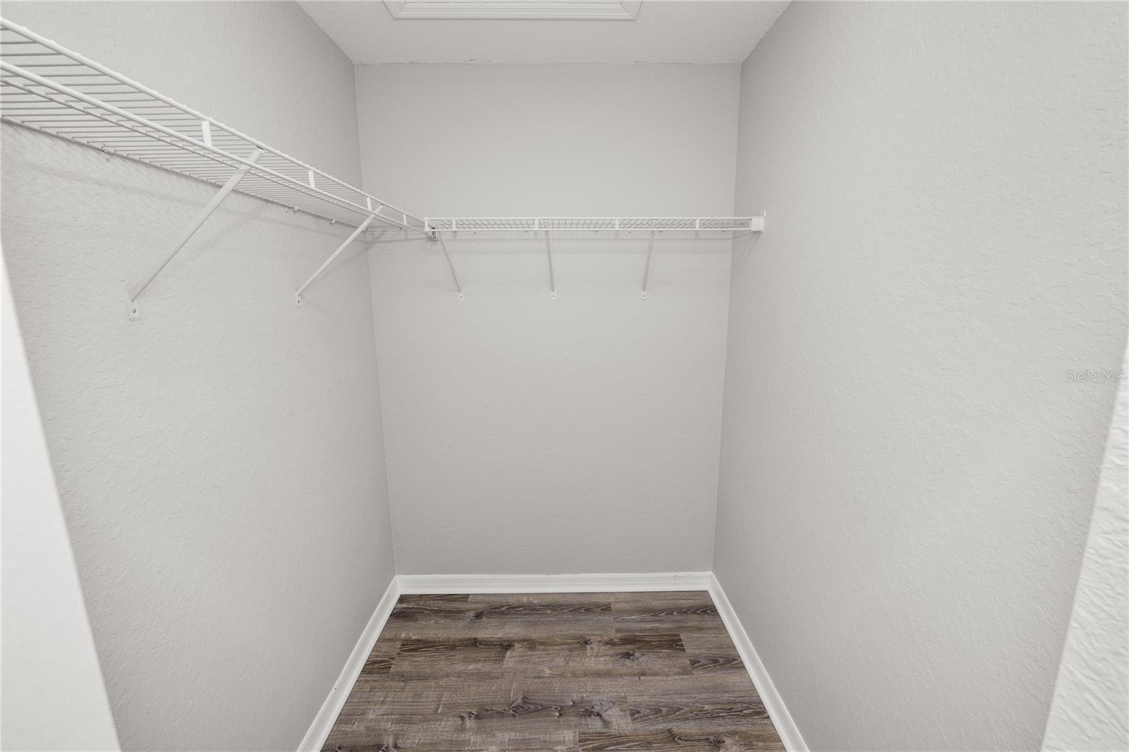 Image 23 of 53 For 3519 Kenwood Crossing