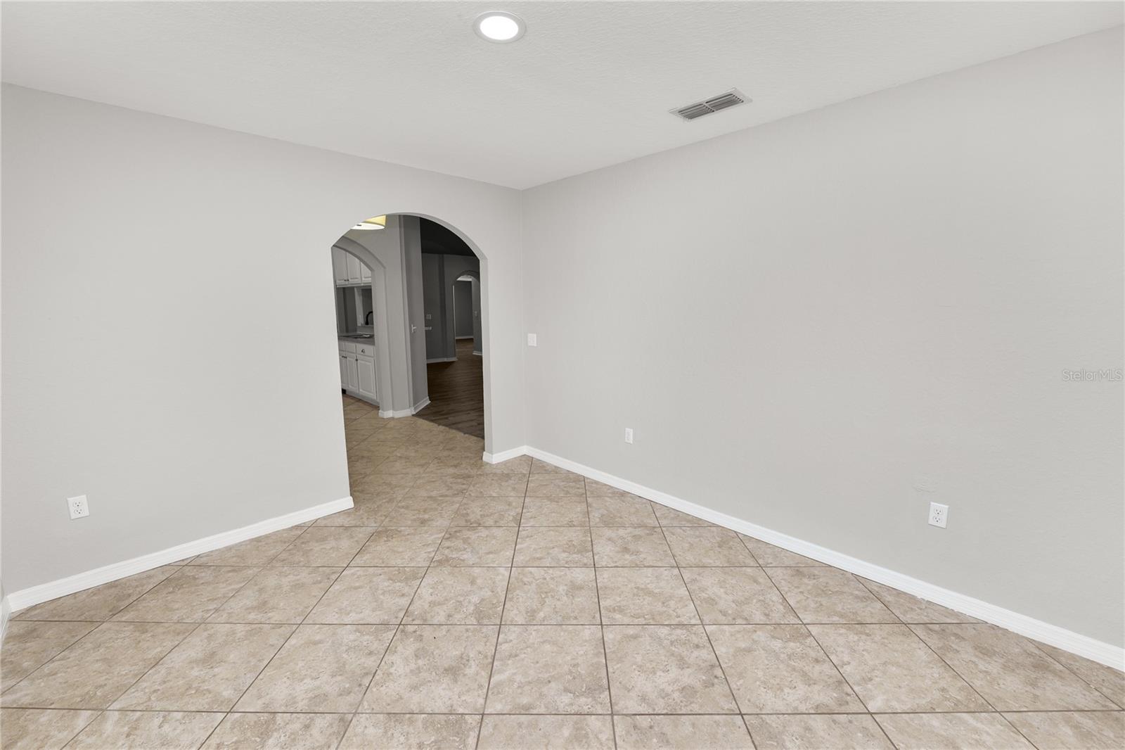 Image 8 of 53 For 3519 Kenwood Crossing