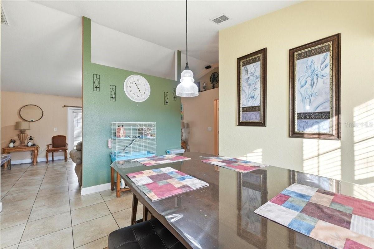 Image 11 of 35 For 1211 Lake Loop