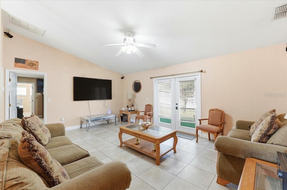 Image 6 of 35 For 1211 Lake Loop