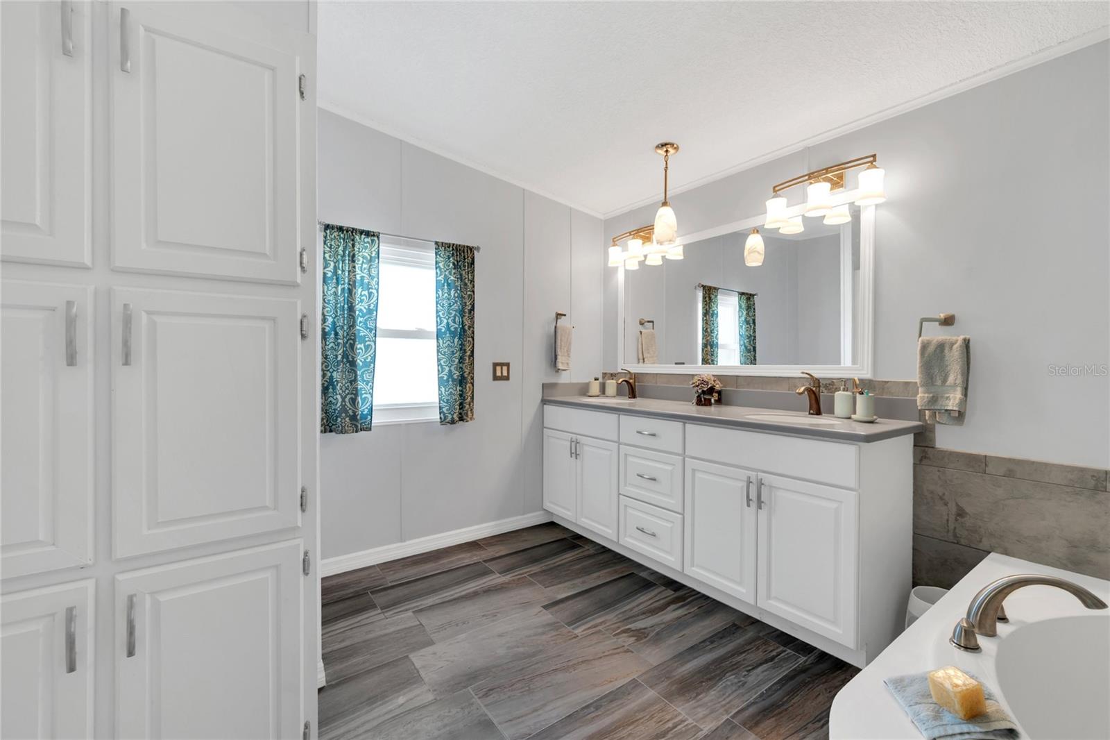 Image 16 of 36 For 5663 Cherry Tree Lane