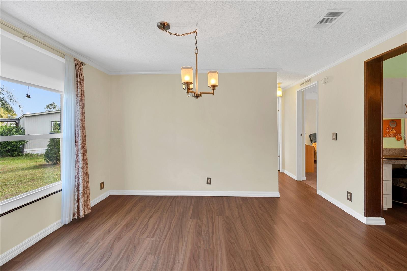 Image 6 of 36 For 5663 Cherry Tree Lane