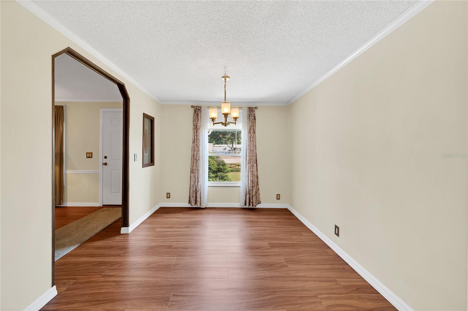 Image 7 of 36 For 5663 Cherry Tree Lane