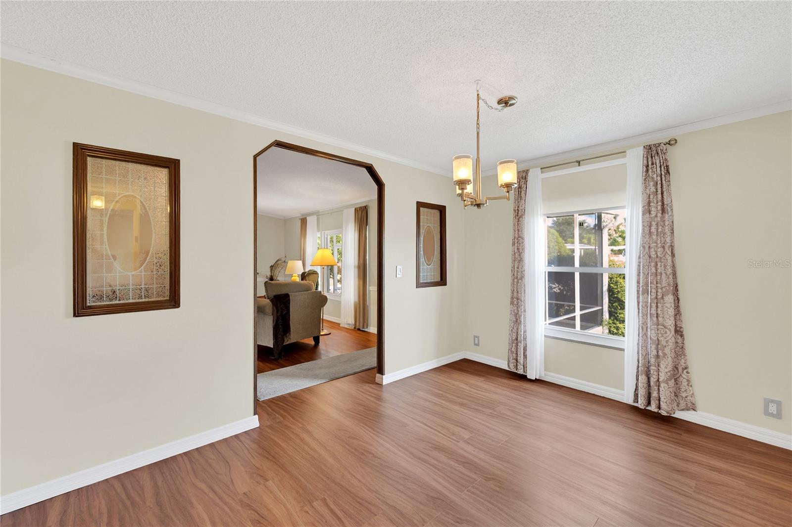 Image 8 of 36 For 5663 Cherry Tree Lane