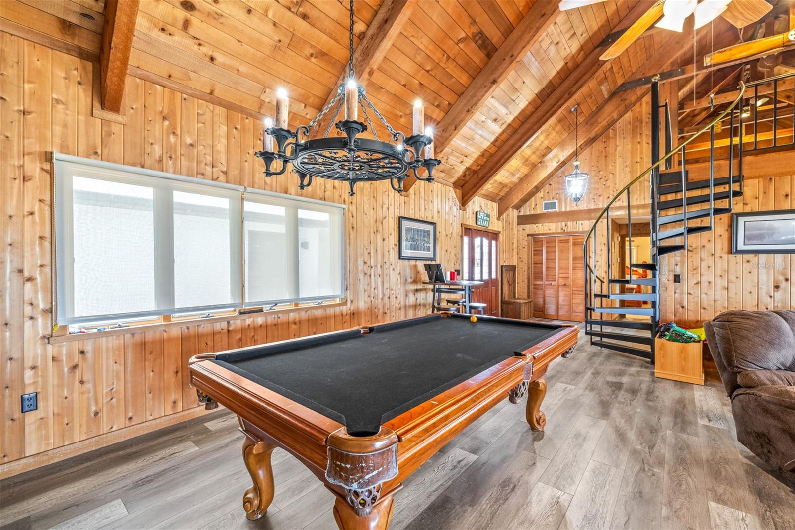 Image 13 of 67 For 12 Lakeview Drive