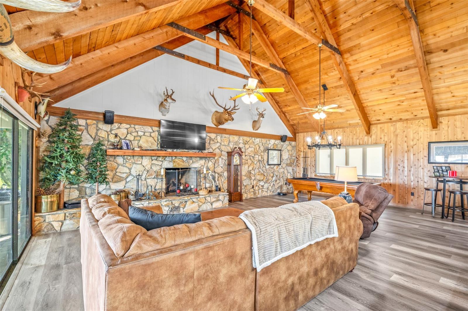 Image 18 of 67 For 12 Lakeview Drive