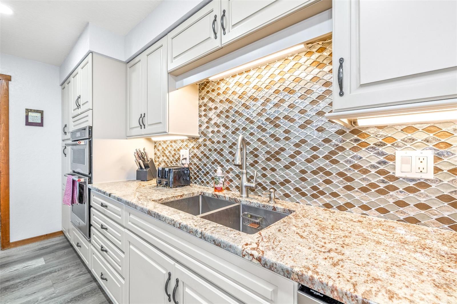 Image 21 of 67 For 12 Lakeview Drive