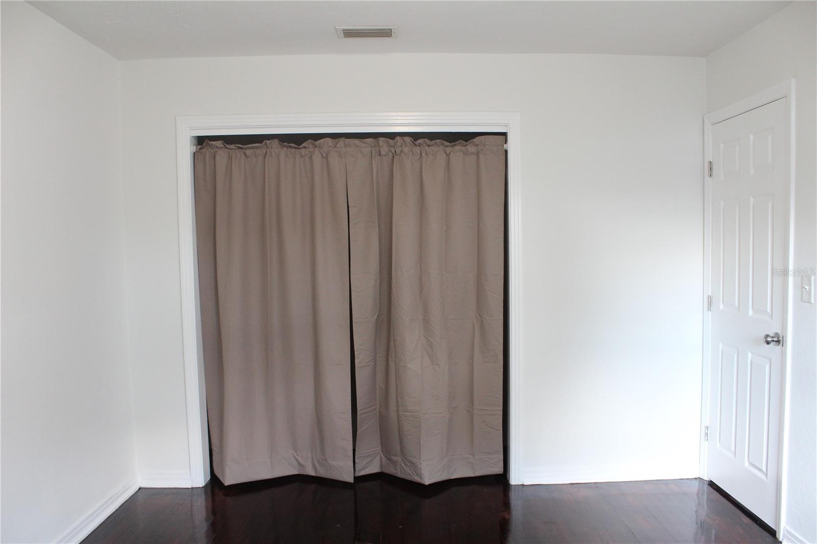 Image 21 of 29 For 515 Druid Street