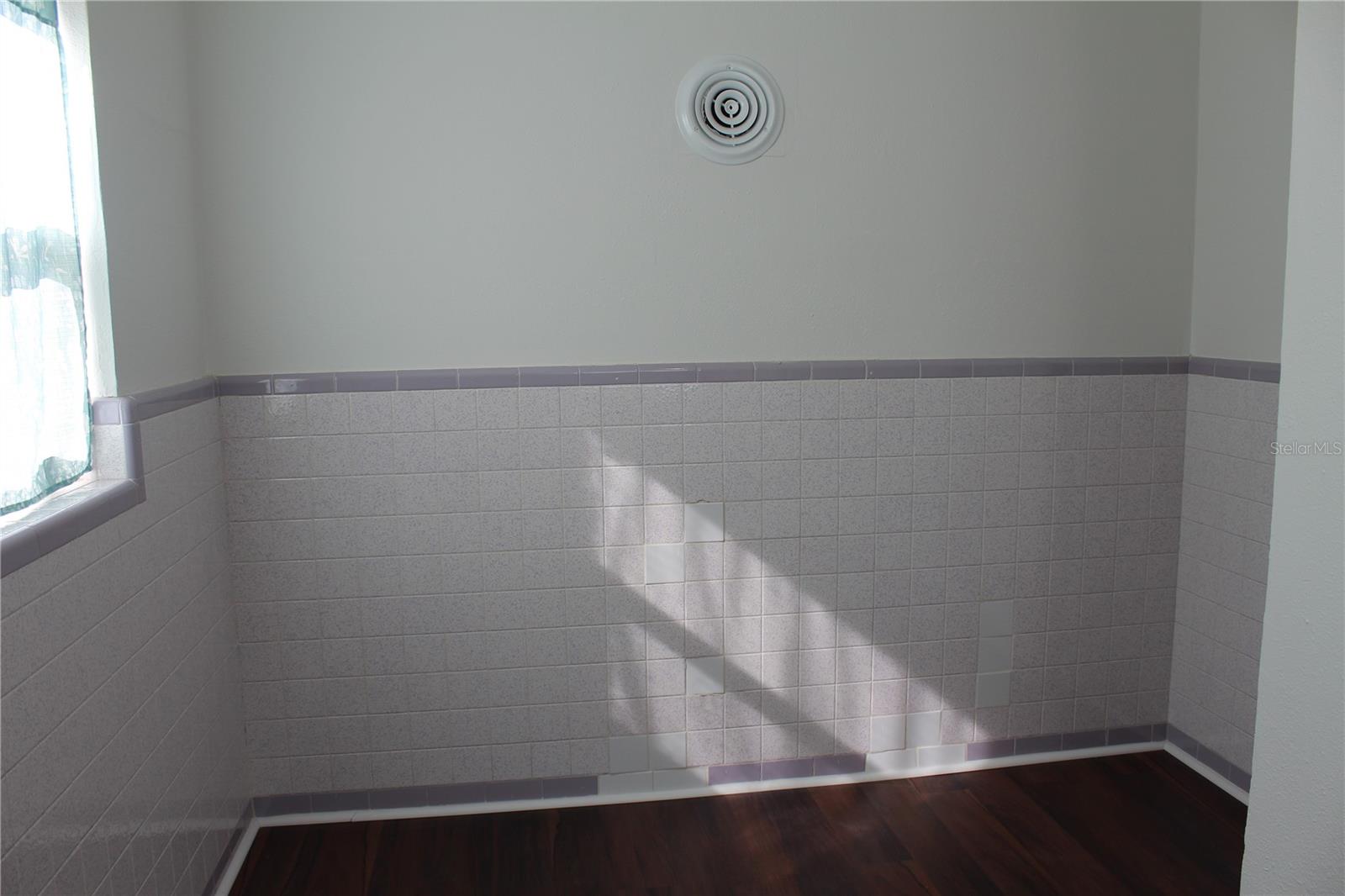 Image 24 of 29 For 515 Druid Street