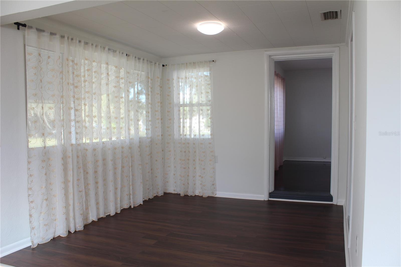 Image 9 of 29 For 515 Druid Street