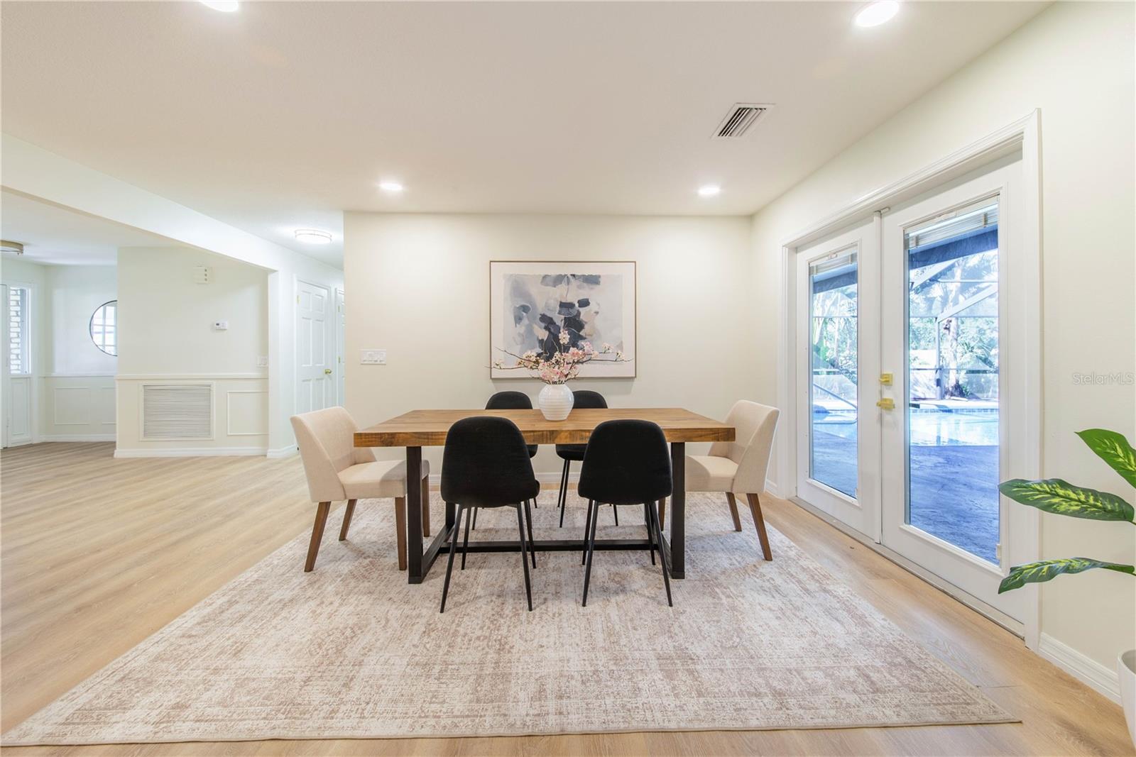 Image 11 of 38 For 1628 Lakewood Drive S