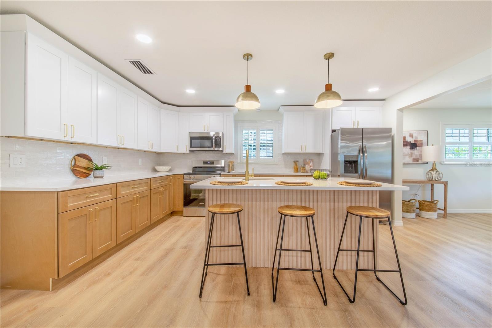 Image 12 of 38 For 1628 Lakewood Drive S