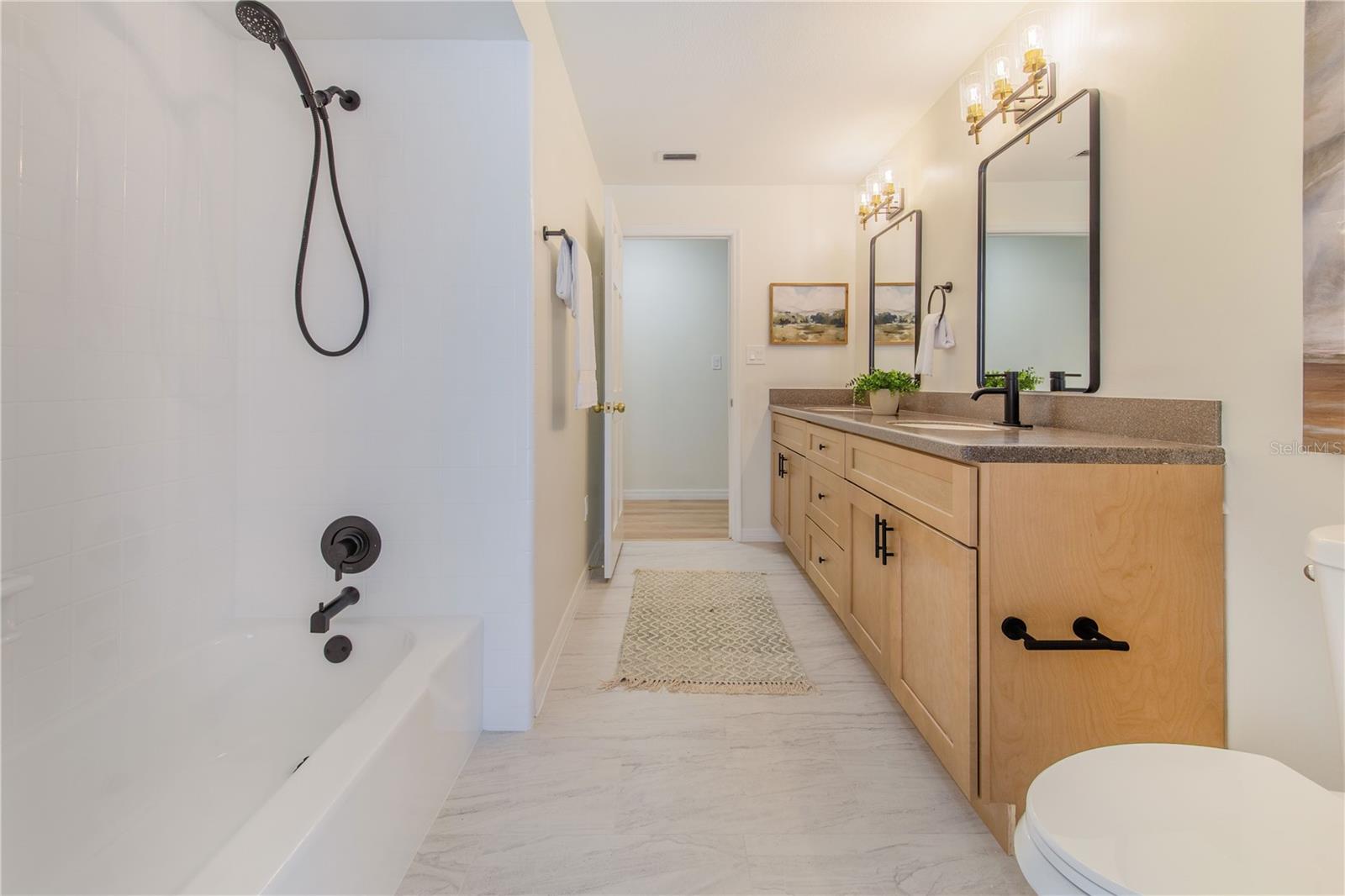 Image 19 of 38 For 1628 Lakewood Drive S