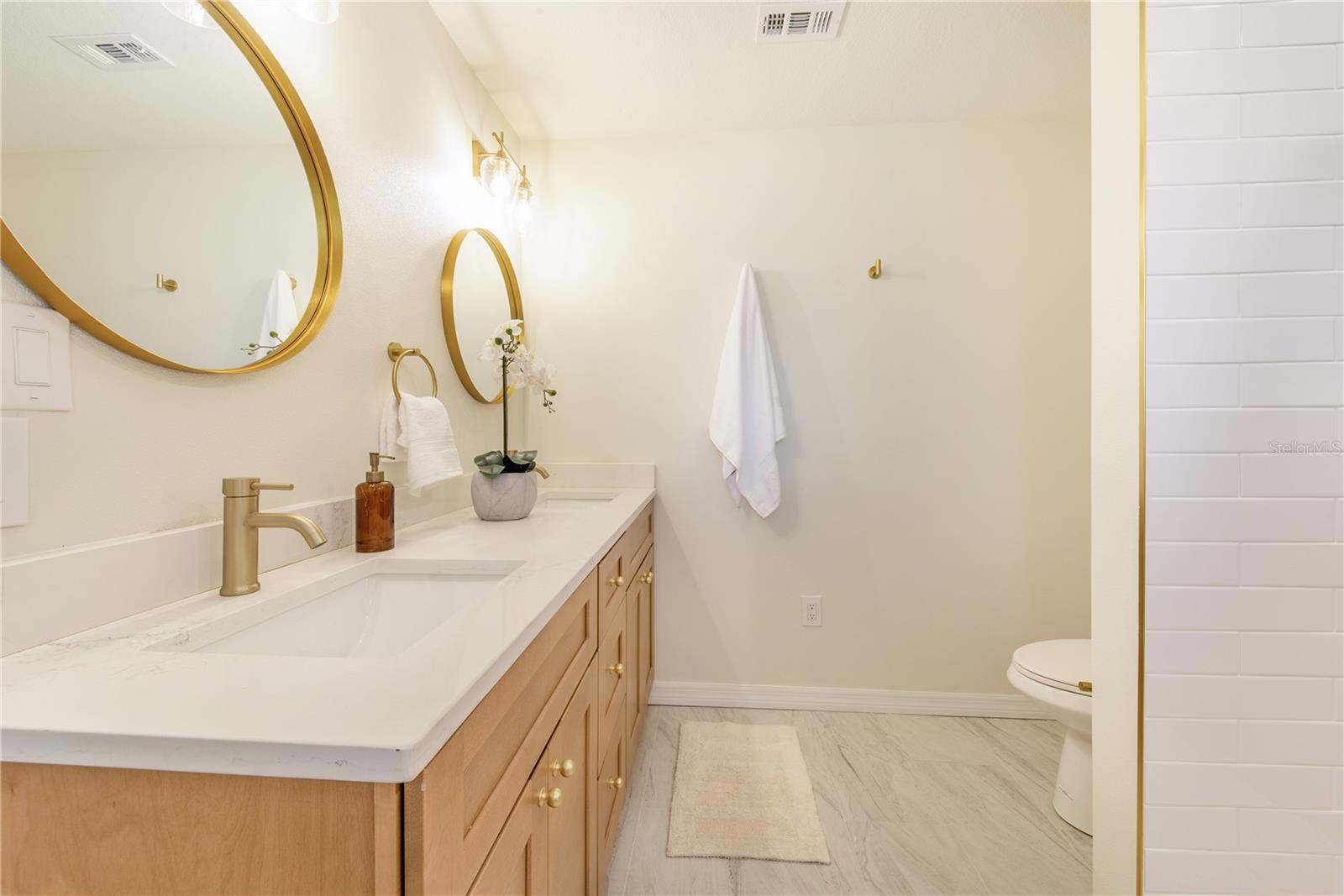 Image 27 of 38 For 1628 Lakewood Drive S