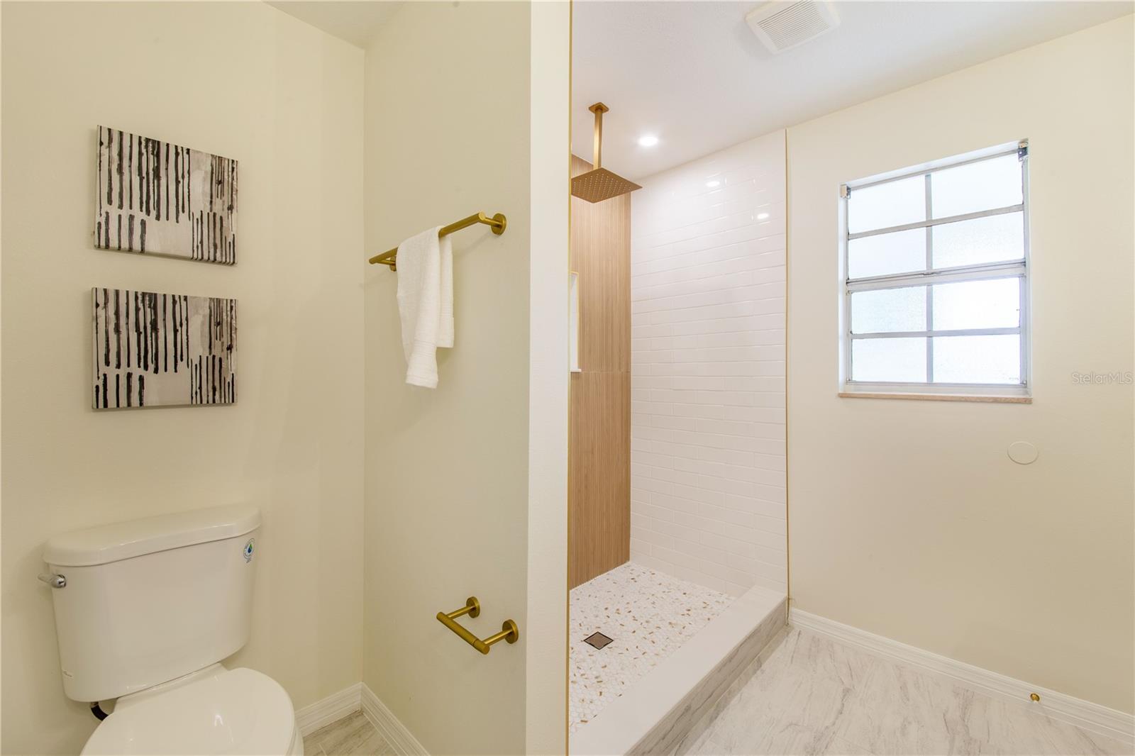 Image 28 of 38 For 1628 Lakewood Drive S