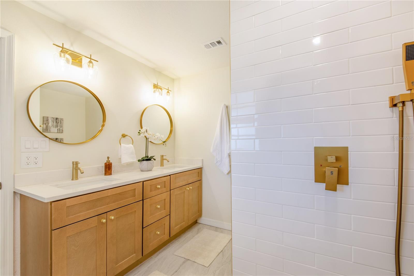 Image 29 of 38 For 1628 Lakewood Drive S